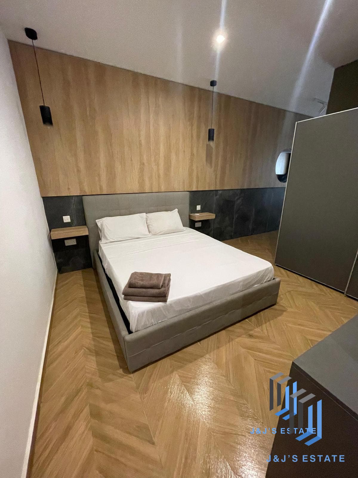 Studio apartment with terrace in central Sliema · 4