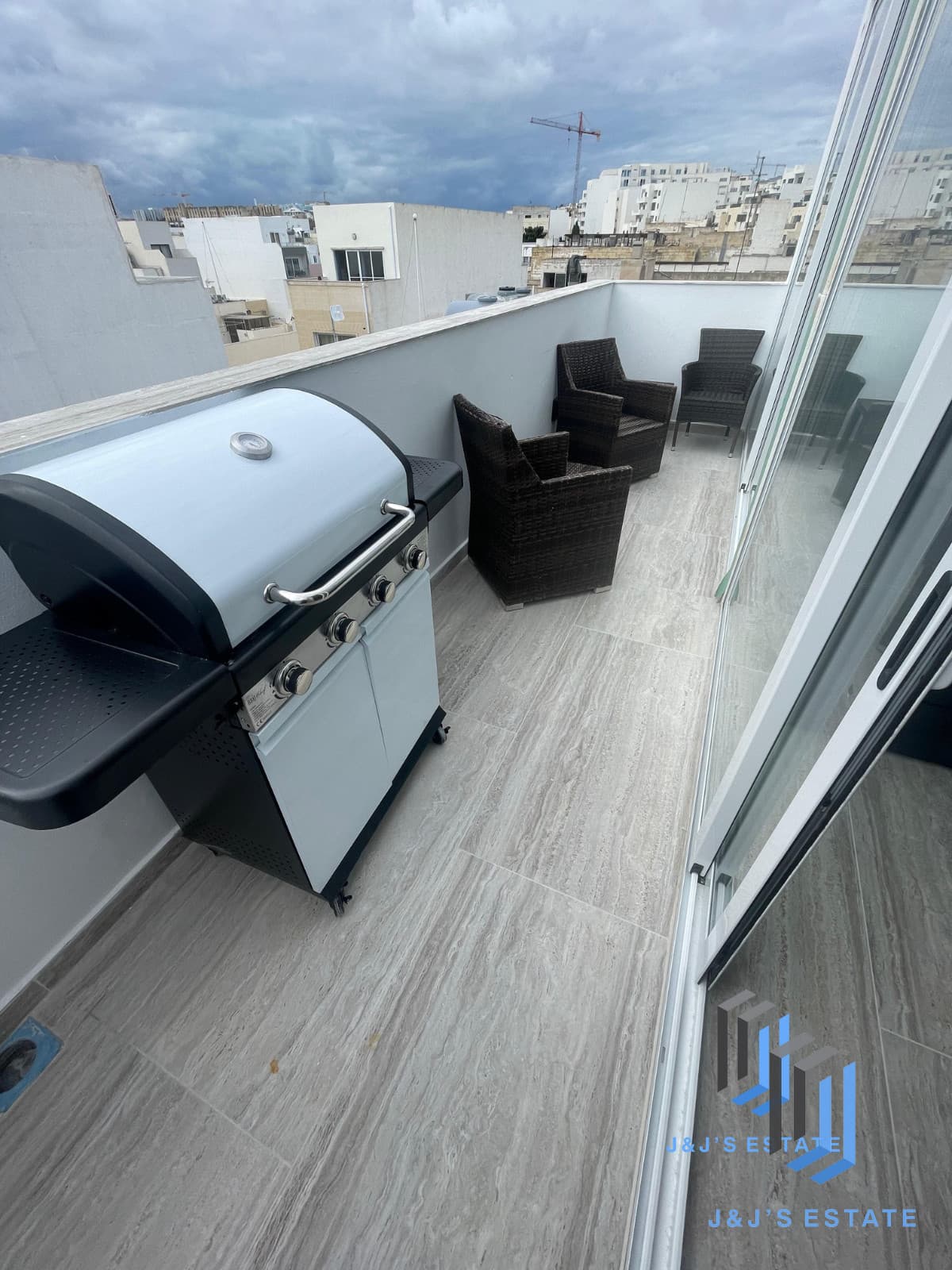 Brand-new one-bedroom penthouse with terrace in central Gzira · 2