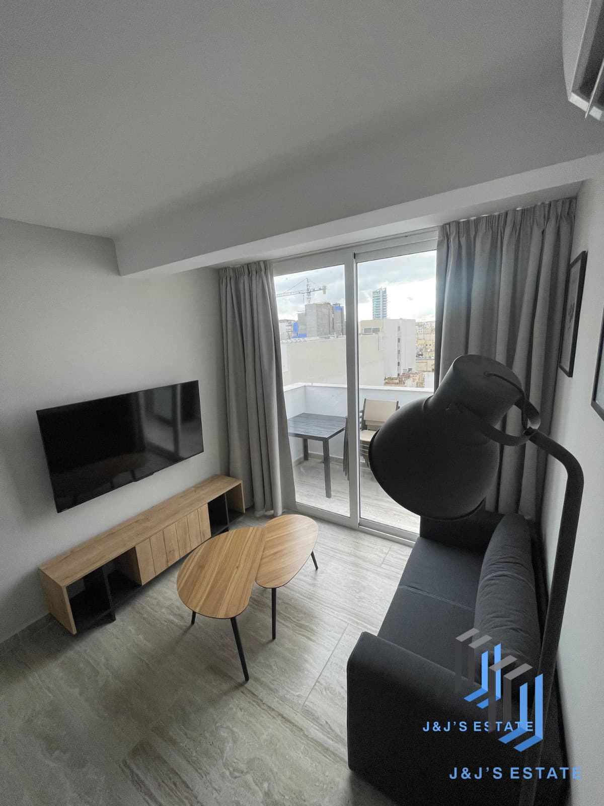 Brand-new one-bedroom penthouse with terrace in central Gzira · 3