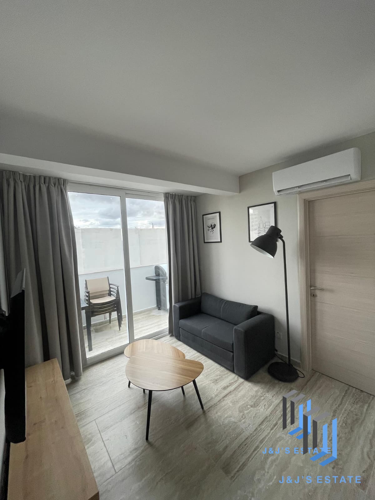 Brand-new one-bedroom penthouse with terrace in central Gzira · 4