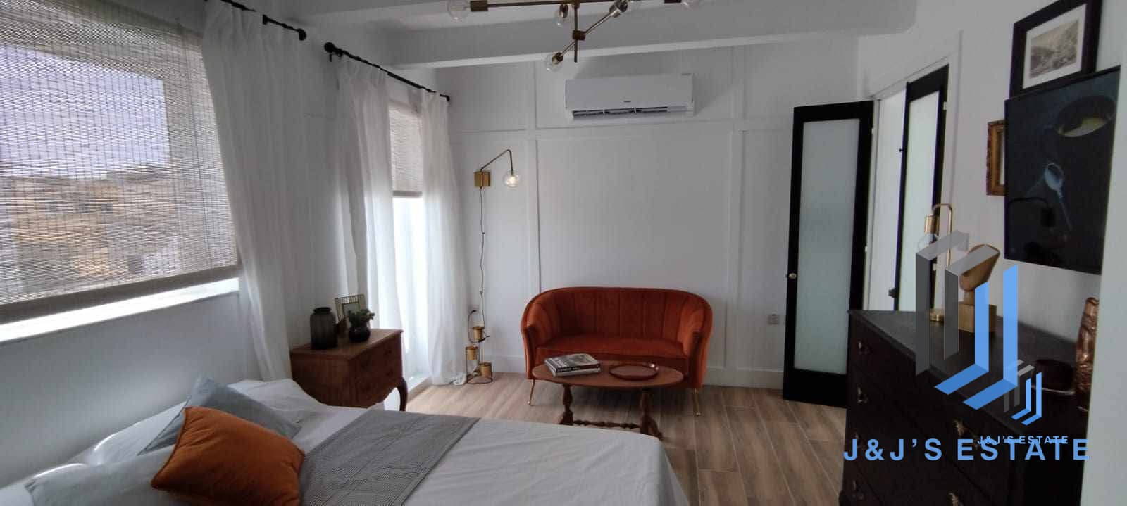 Private Studio in Renovated Townhouse – Hamrun/Msida Border · 1