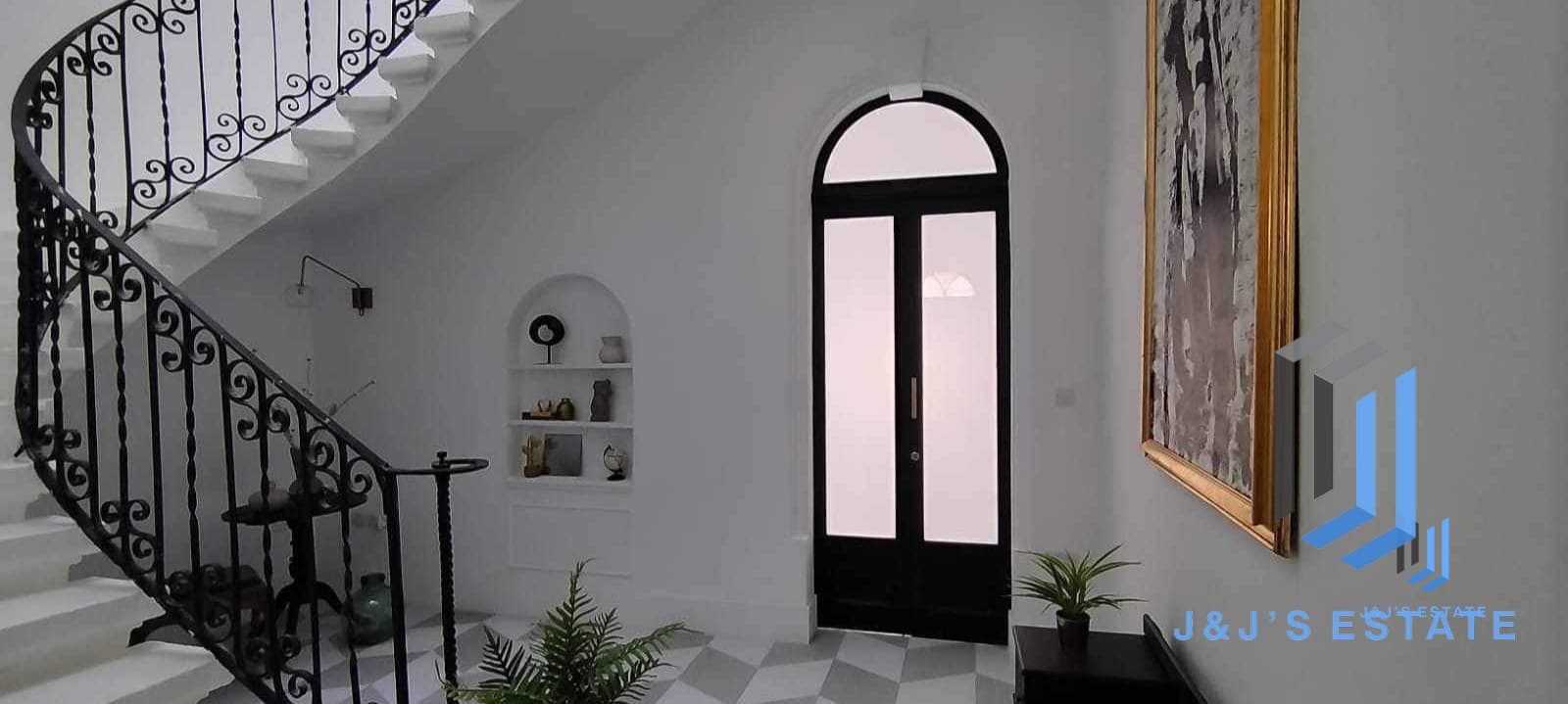 Private Studio in Renovated Townhouse – Hamrun/Msida Border · 2