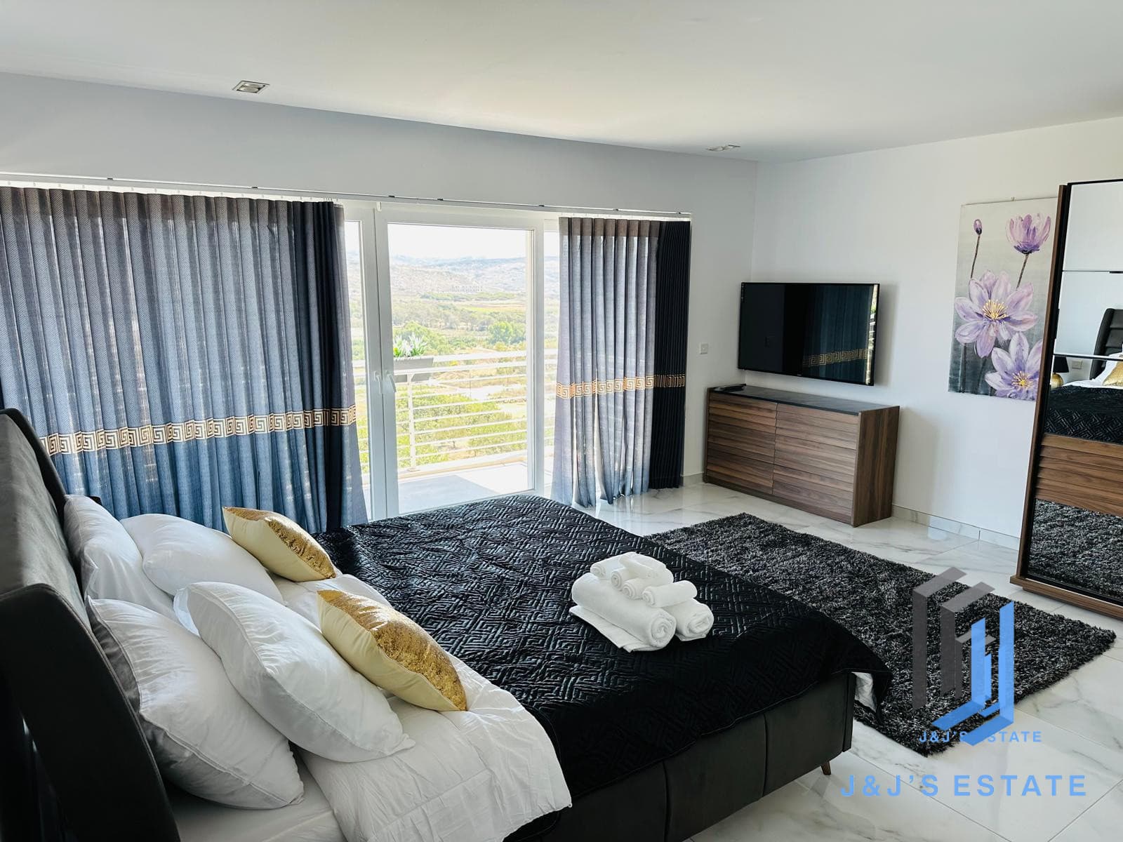 Furnished Semi-Detached Villa in Manikata near Golden Bay · 17