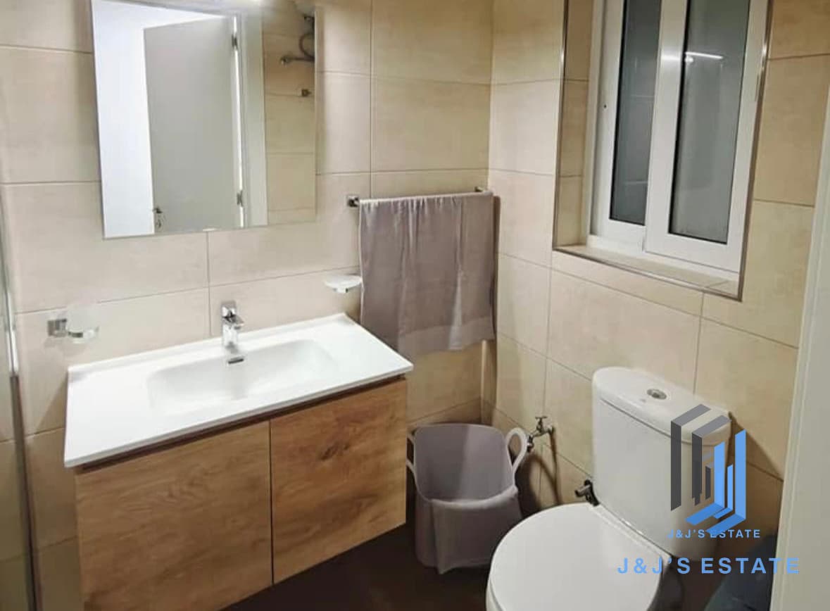 Designer Studio Apartment in Pietà · 6
