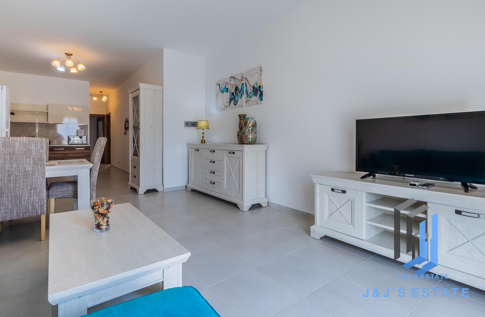Renovated Two-Bedroom Apartment in St. Paul’s Bay · 5