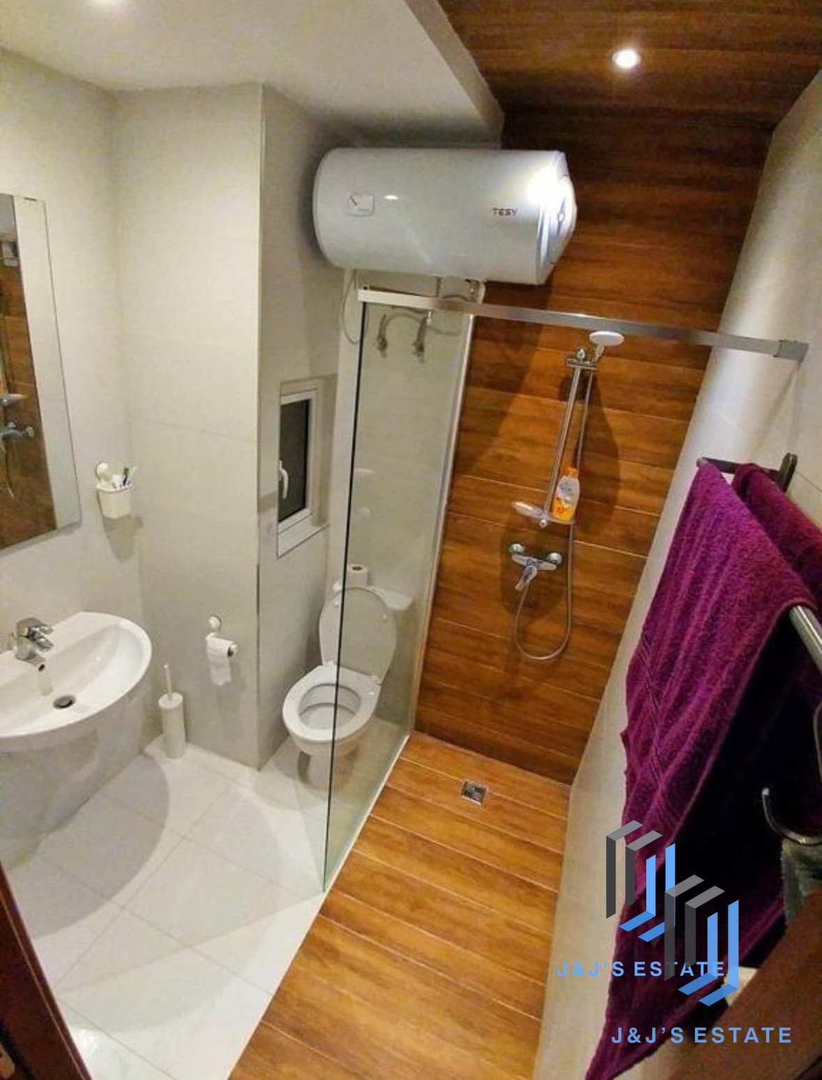 One-bedroom apartment with balcony in central Sliema · 6