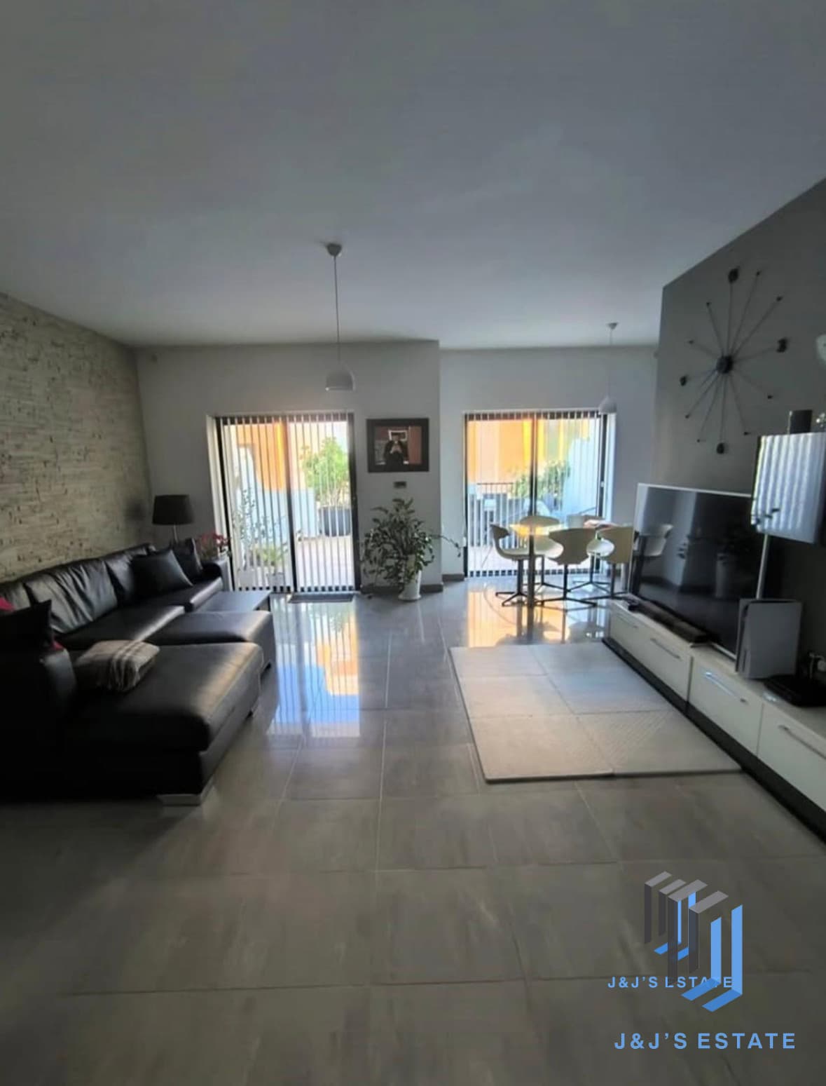 Modern 3-Bedroom Penthouse in Marsascala