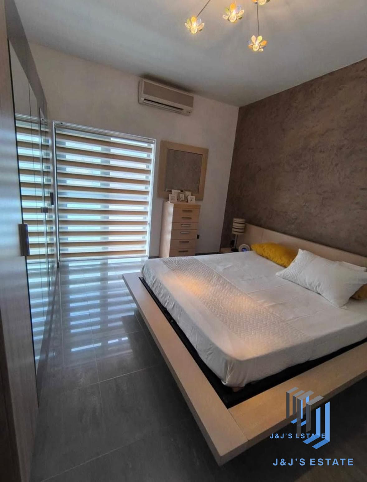 Modern 3-Bedroom Penthouse in Marsascala · 2