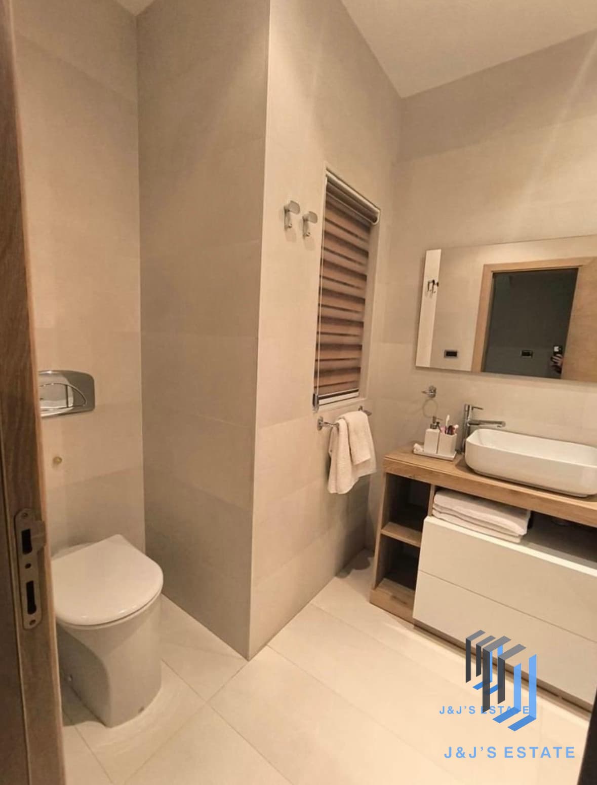 Modern 3-Bedroom Penthouse in Marsascala · 5