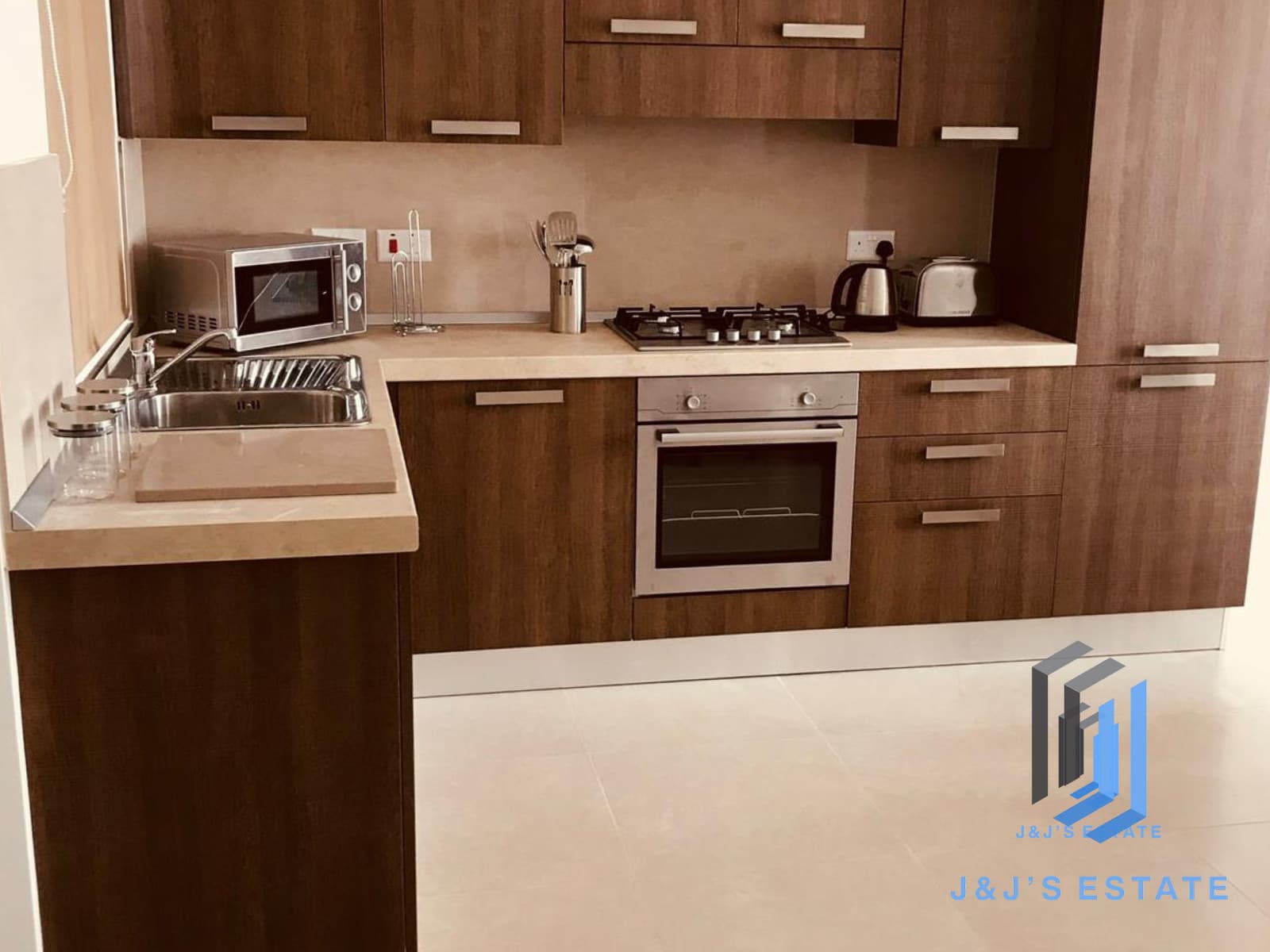 Modern 2-Bedroom Penthouse in University Heights, Msida · 4