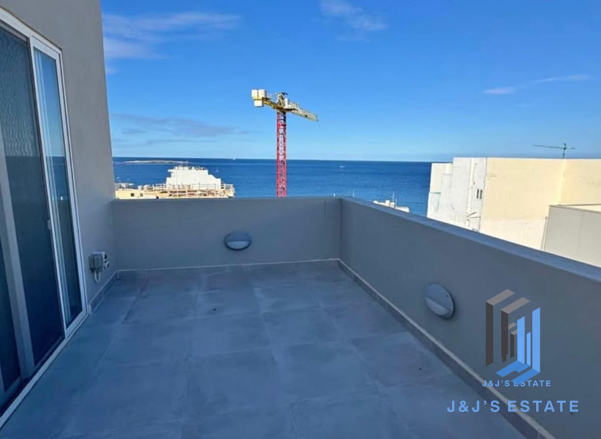 2-Bedroom Penthouse with Stunning Sea Views in Bugibba · 4