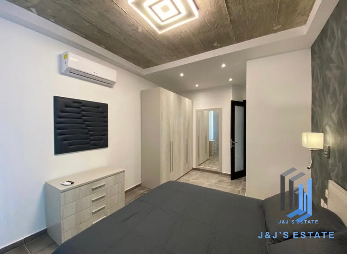 2-Bedroom Penthouse with Stunning Sea Views in Bugibba · 6