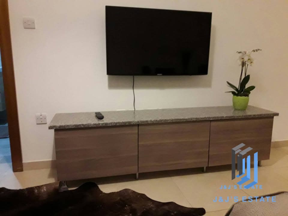 Two-bedroom apartment with terrace in central Msida · 4