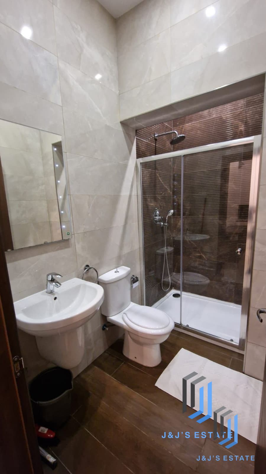 Cozy 1-Bedroom Maisonette in Sliema · 3