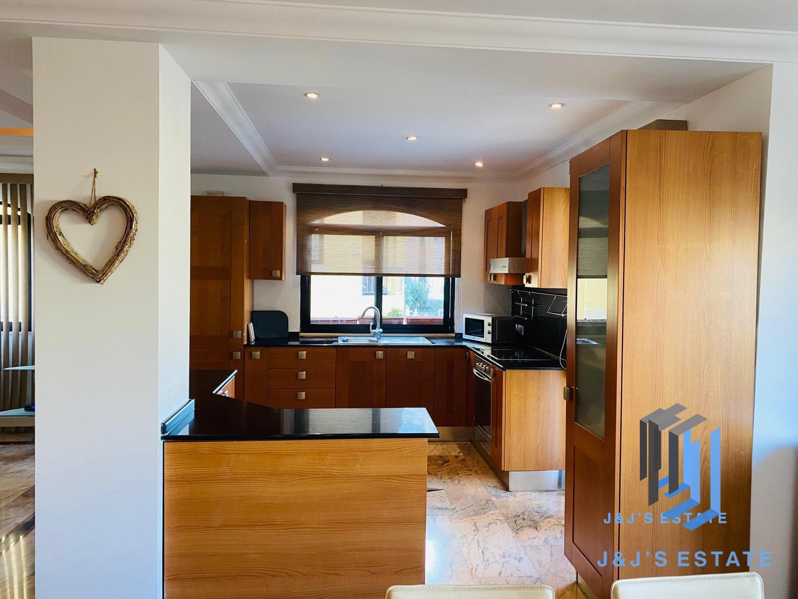 Three-bedroom maisonette with balcony in central Birkirkara · 3