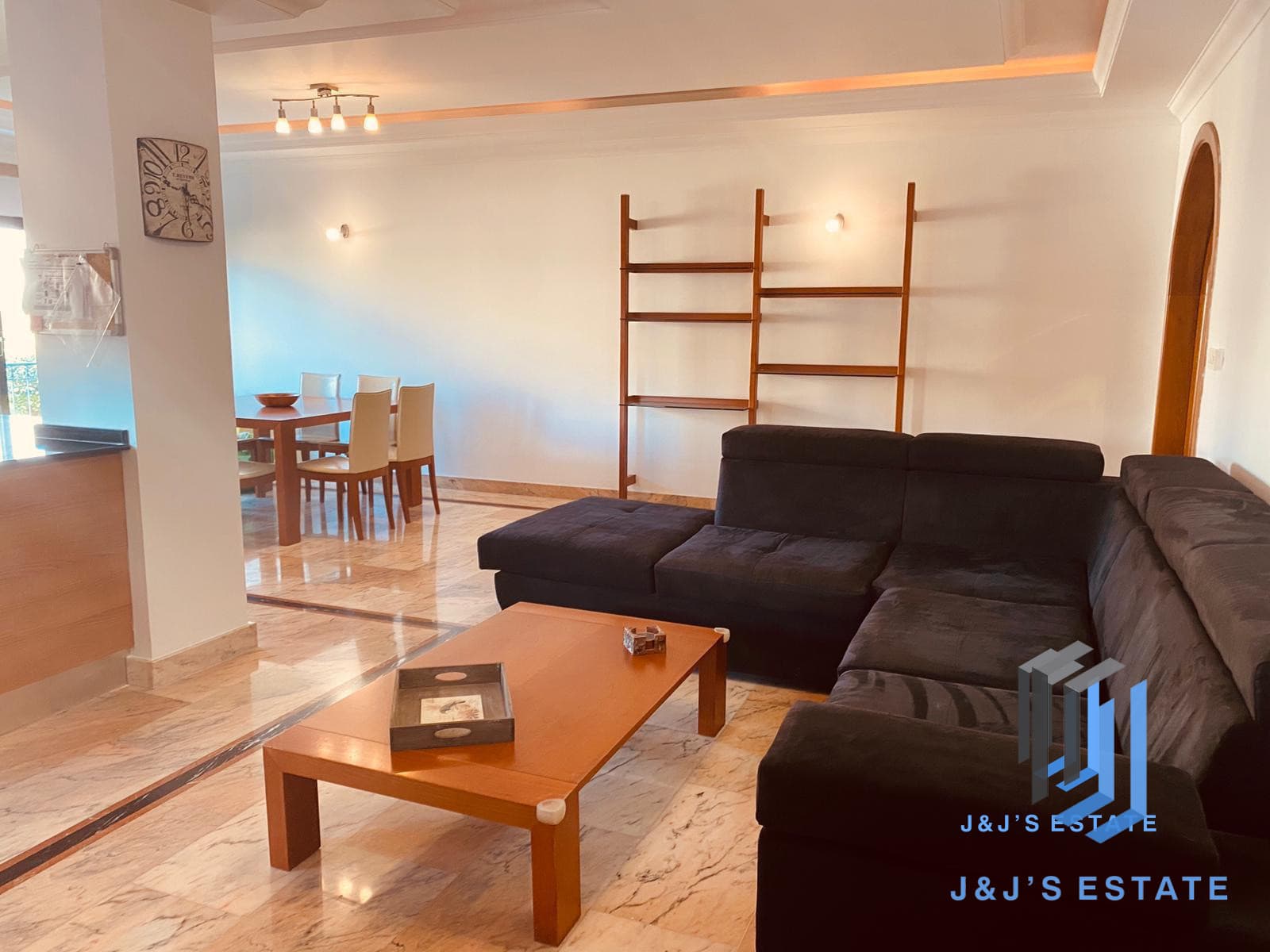 Three-bedroom maisonette with balcony in central Birkirkara · 8