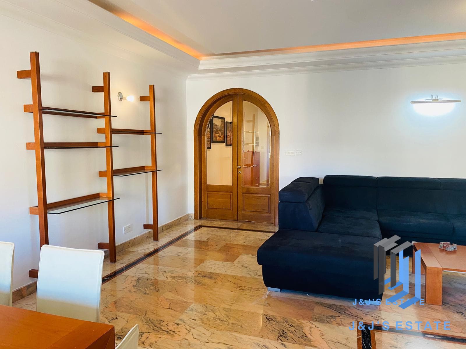 Three-bedroom maisonette with balcony in central Birkirkara · 10