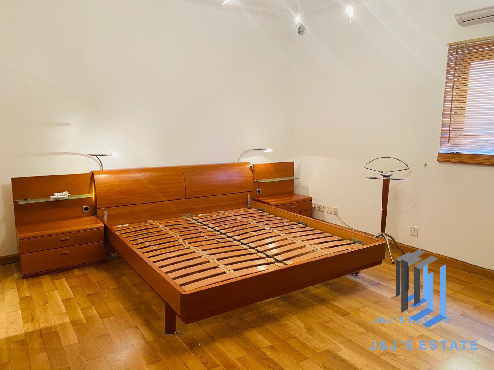 Three-bedroom maisonette with balcony in central Birkirkara · 13