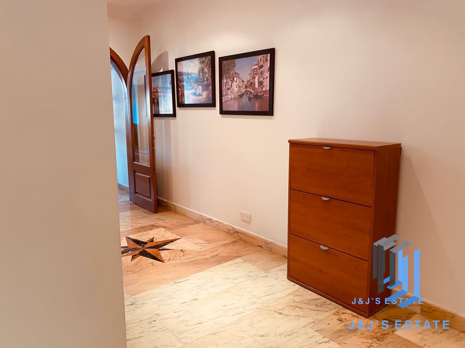 Three-bedroom maisonette with balcony in central Birkirkara · 15
