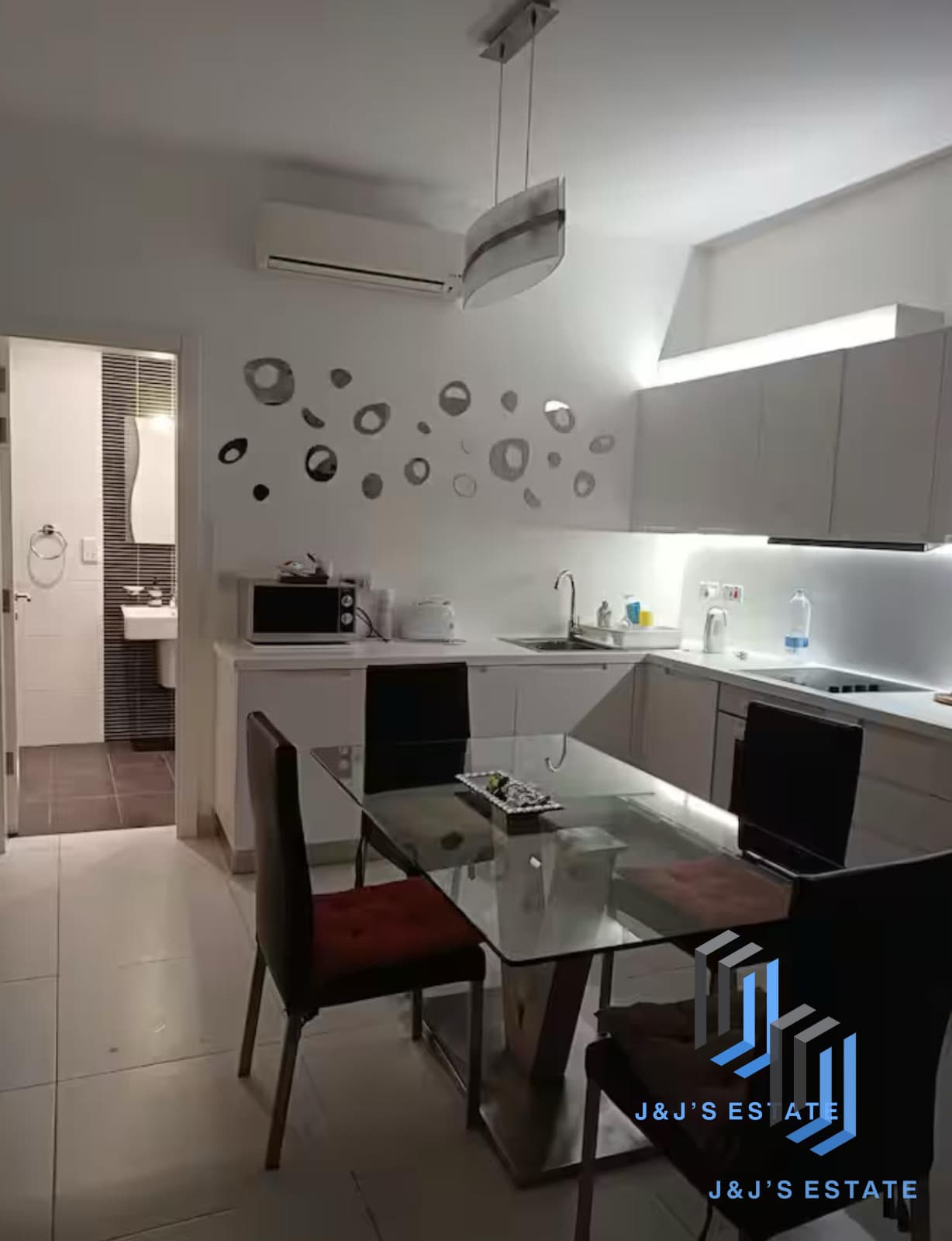 Modern 1-Bedroom Apartment in Sliema · 1