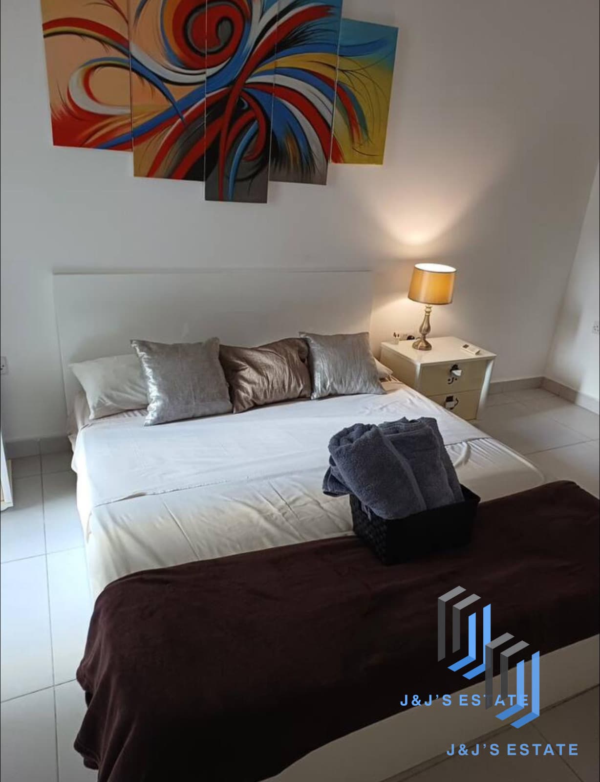 Modern 1-Bedroom Apartment in Sliema · 6