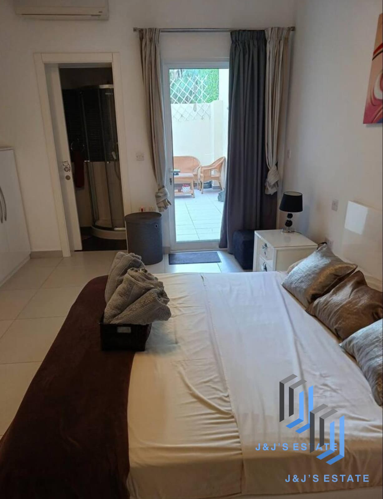 Modern 1-Bedroom Apartment in Sliema · 7