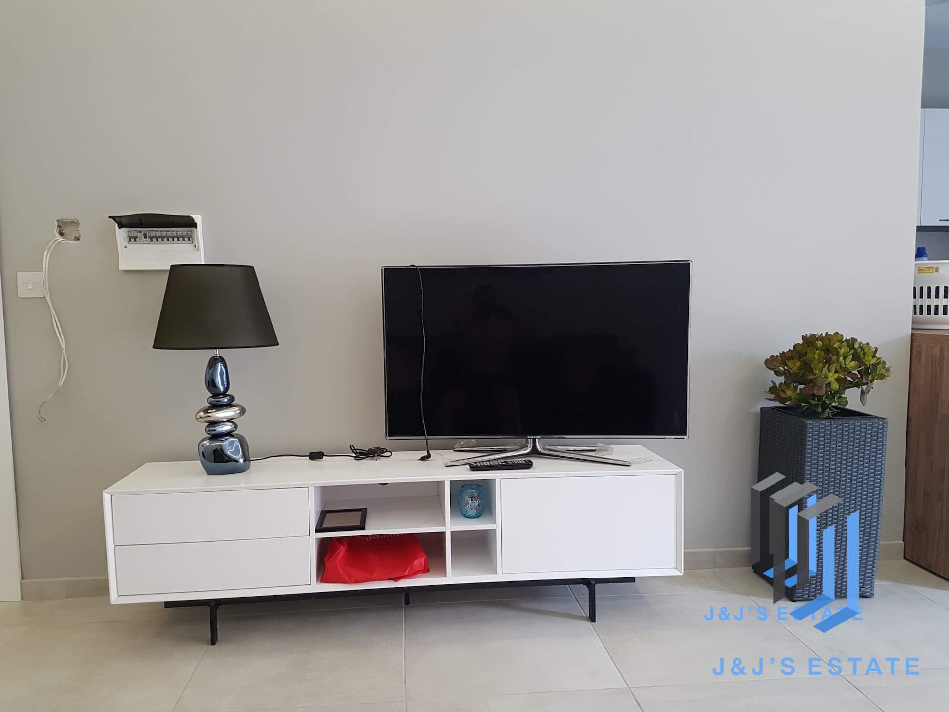 Two-bedroom apartment with traditional balcony in Gzira · 3