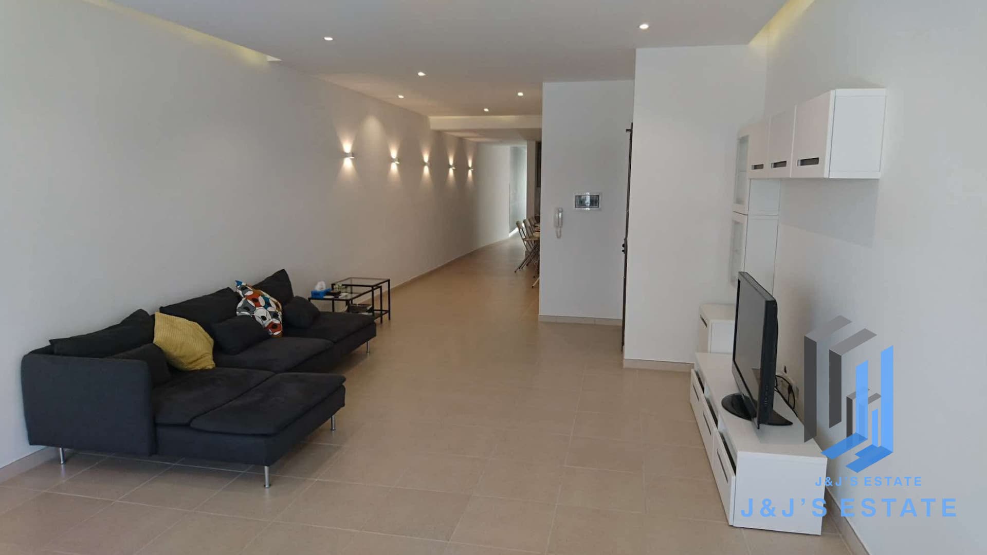 Spacious 3-Bedroom Apartment in Swieqi