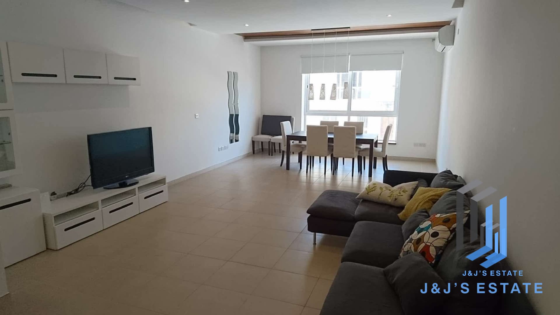 Spacious 3-Bedroom Apartment in Swieqi · 3