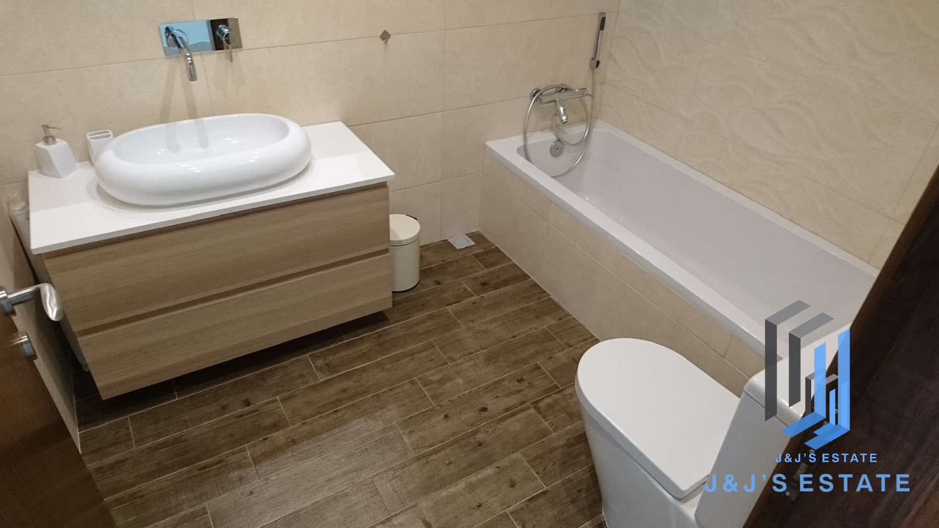 Spacious 3-Bedroom Apartment in Swieqi · 9