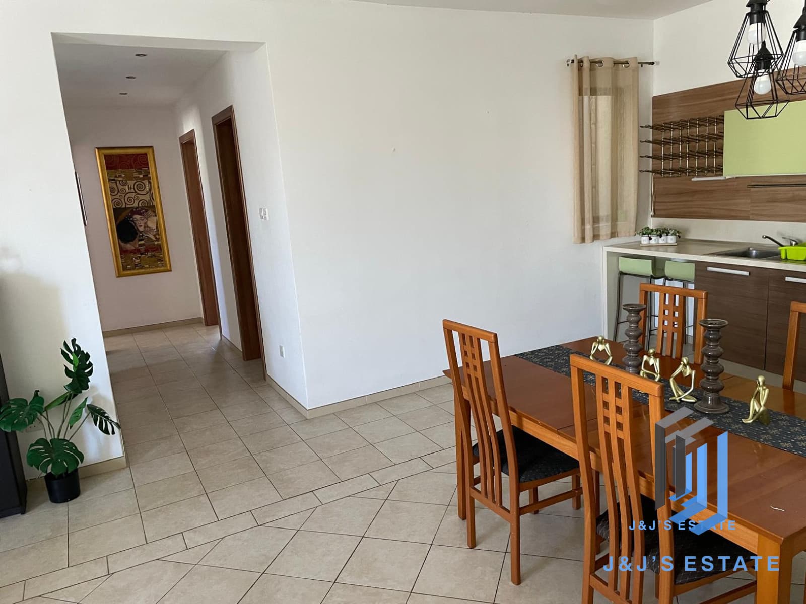 Spacious 3-Bedroom Apartment in Mellieħa · 2