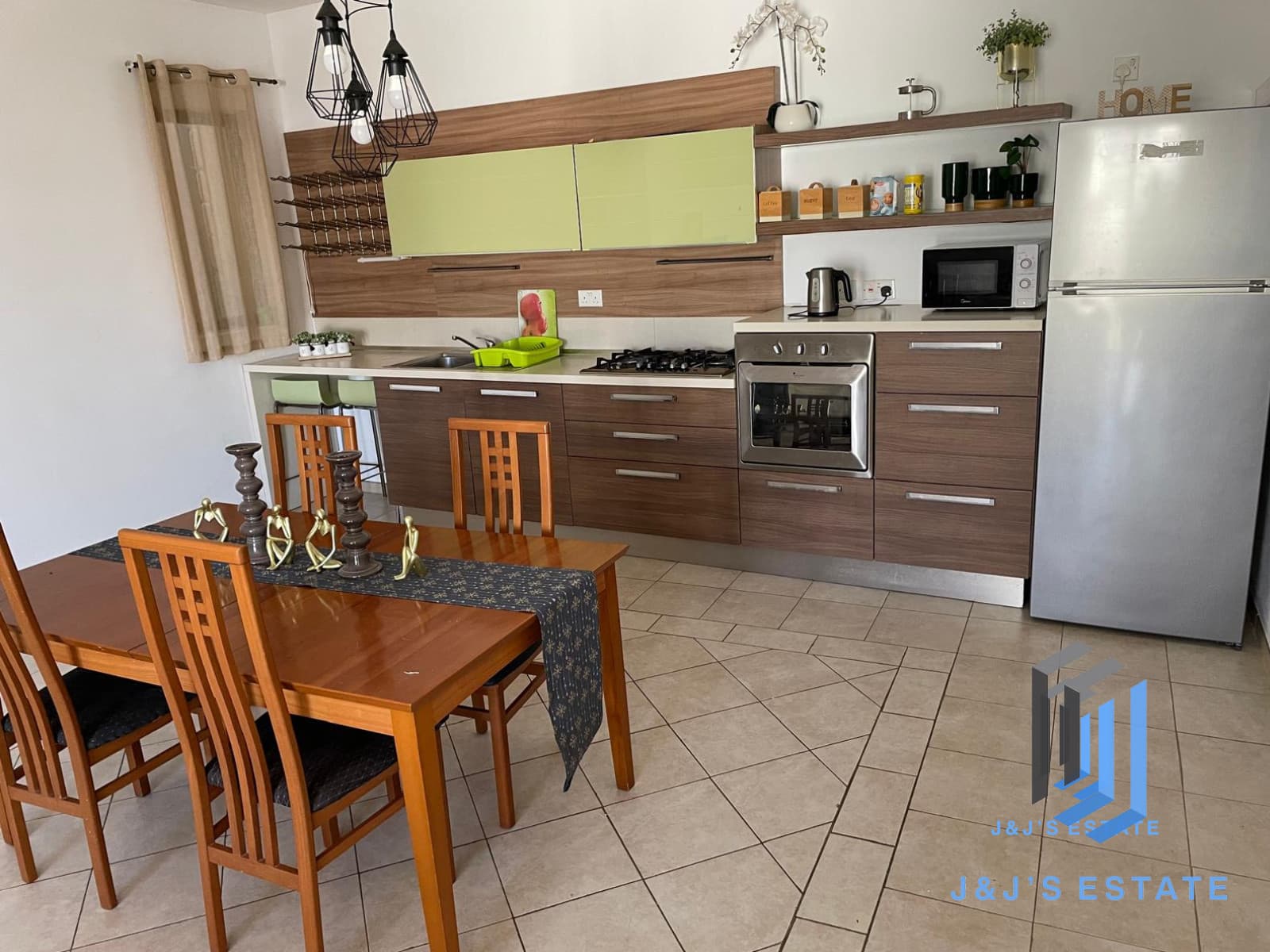 Spacious 3-Bedroom Apartment in Mellieħa · 3