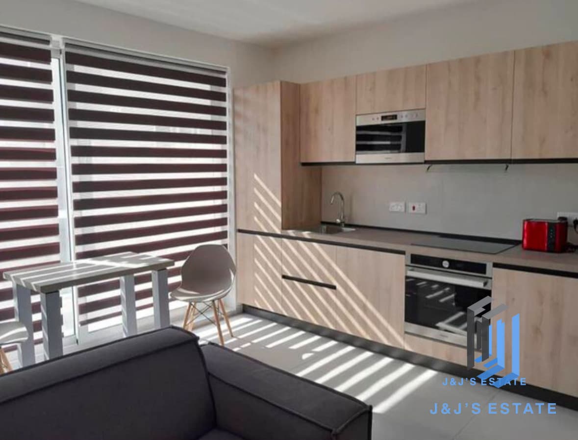 Modern 1-Bedroom Apartment in Gzira · 4