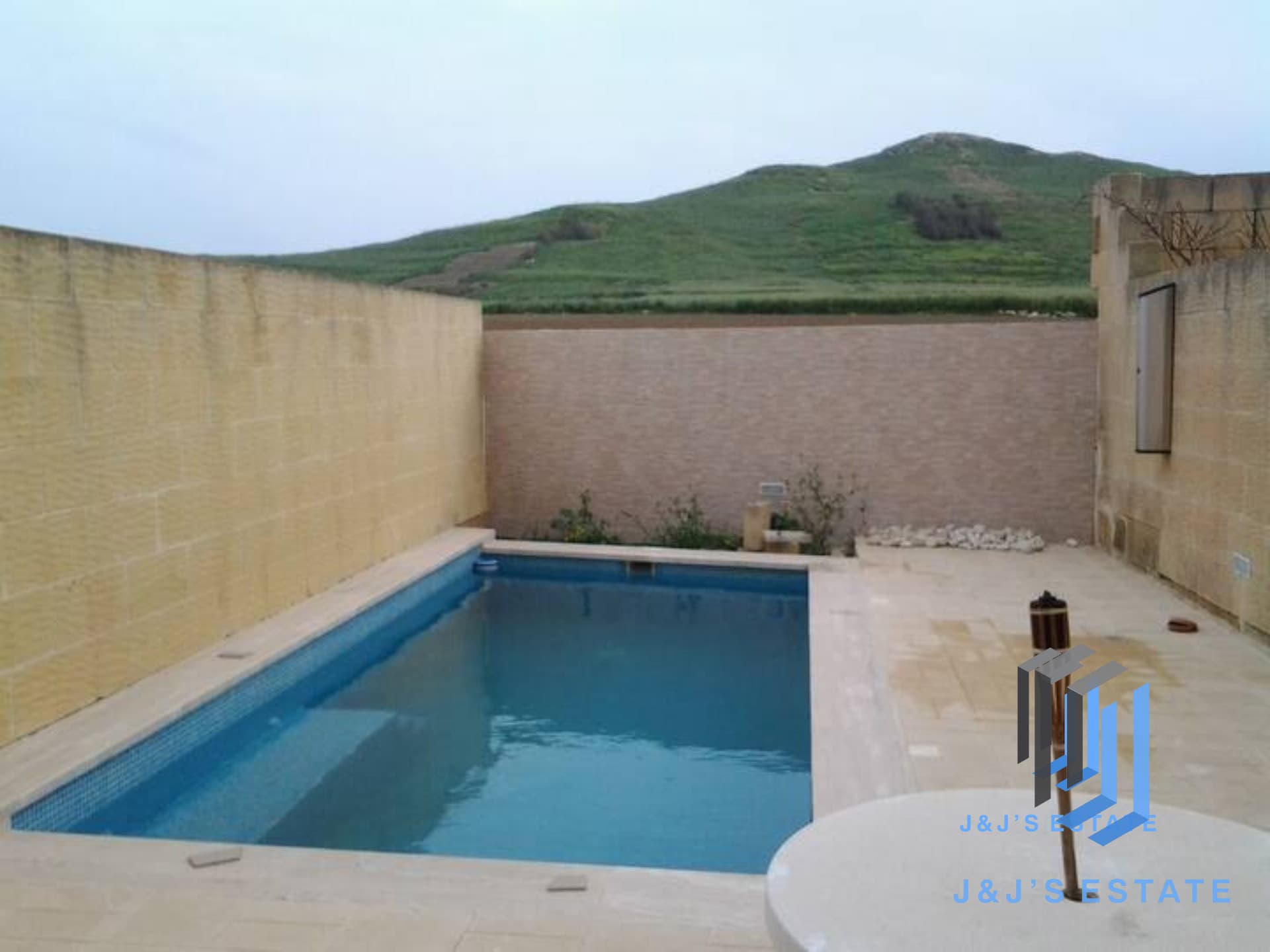 Traditional Farmhouse in Għarb with Private Pool · 1
