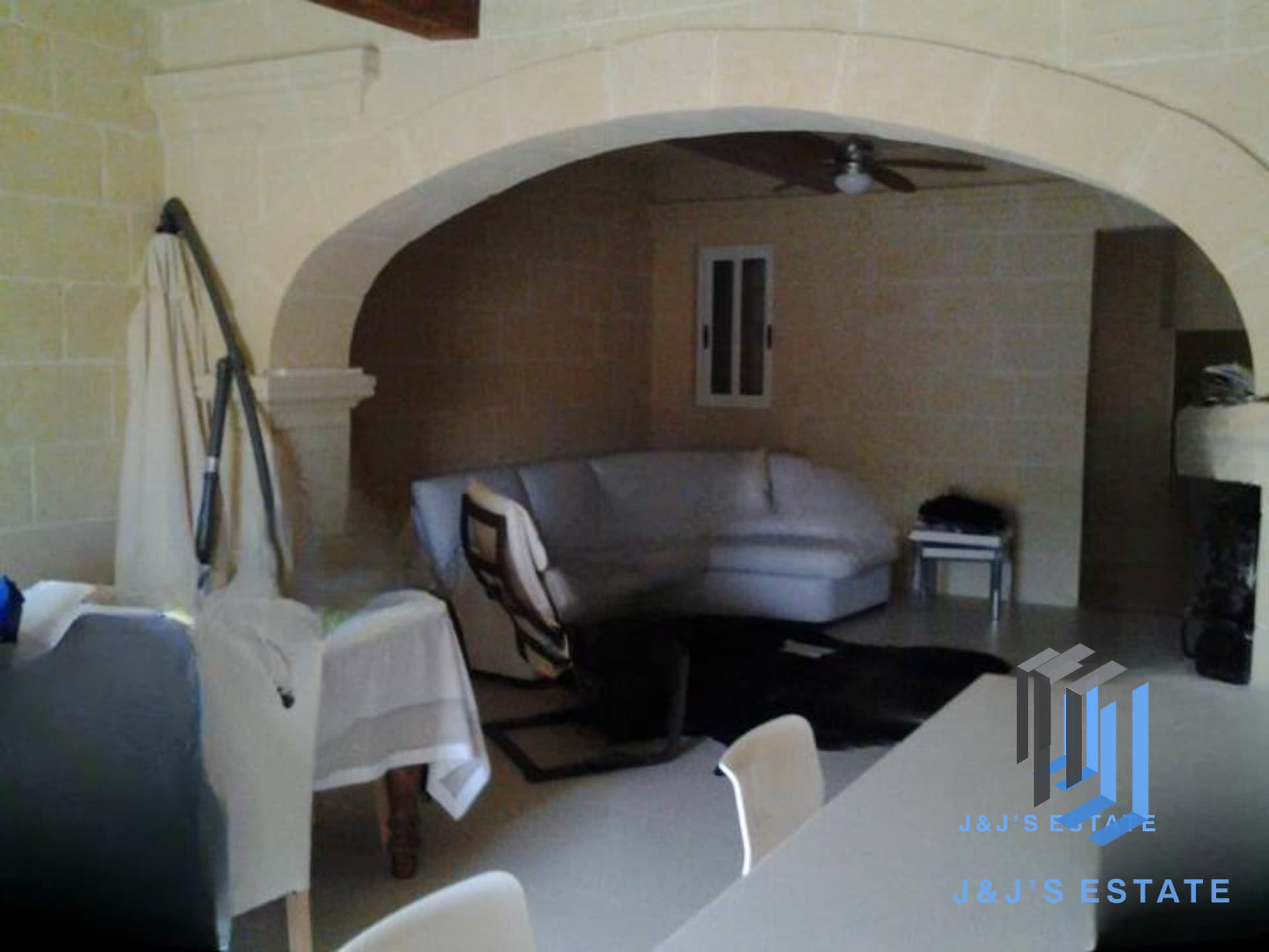 Traditional Farmhouse in Għarb with Private Pool · 4
