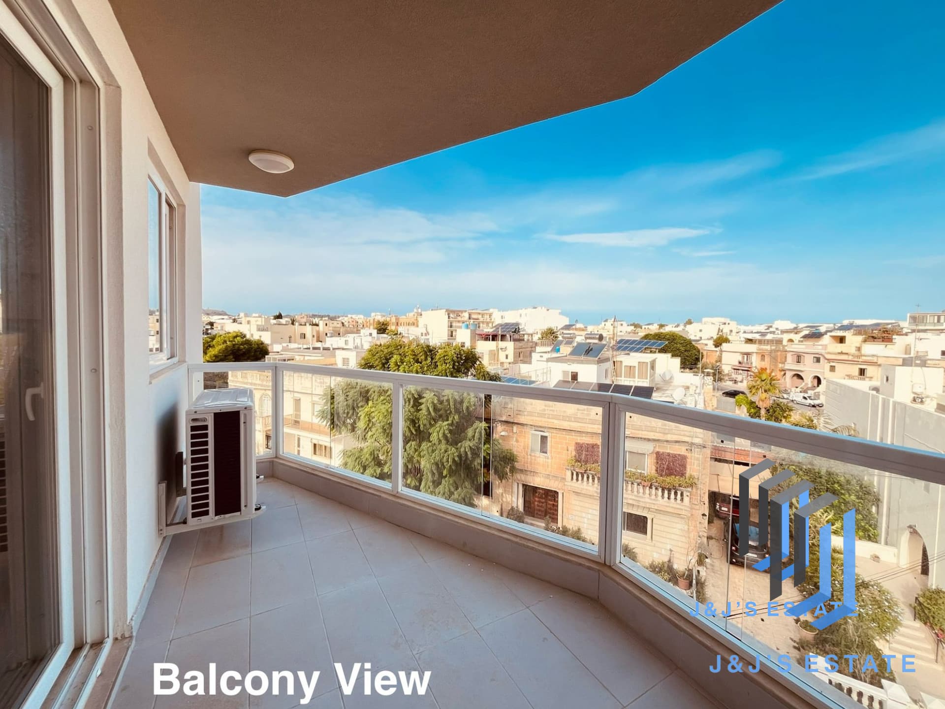 Spacious 3-Bedroom Apartment in Attard · 4