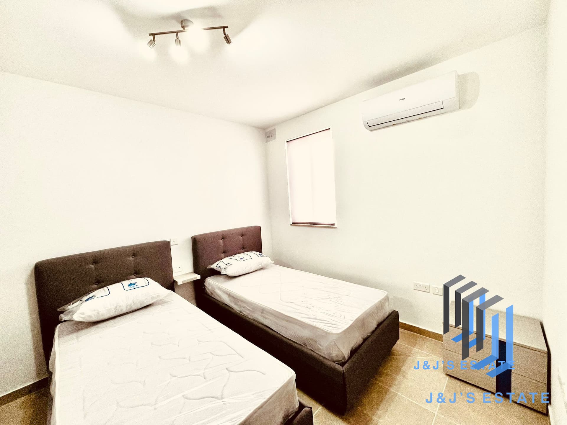 Spacious 3-Bedroom Apartment in Attard · 5