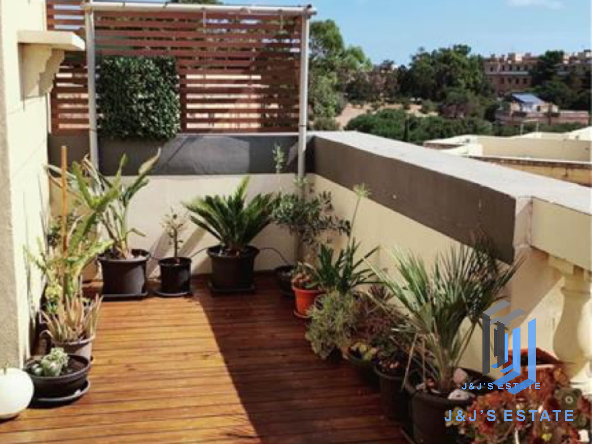 3 bedrooms · Maisonette in Pembroke
