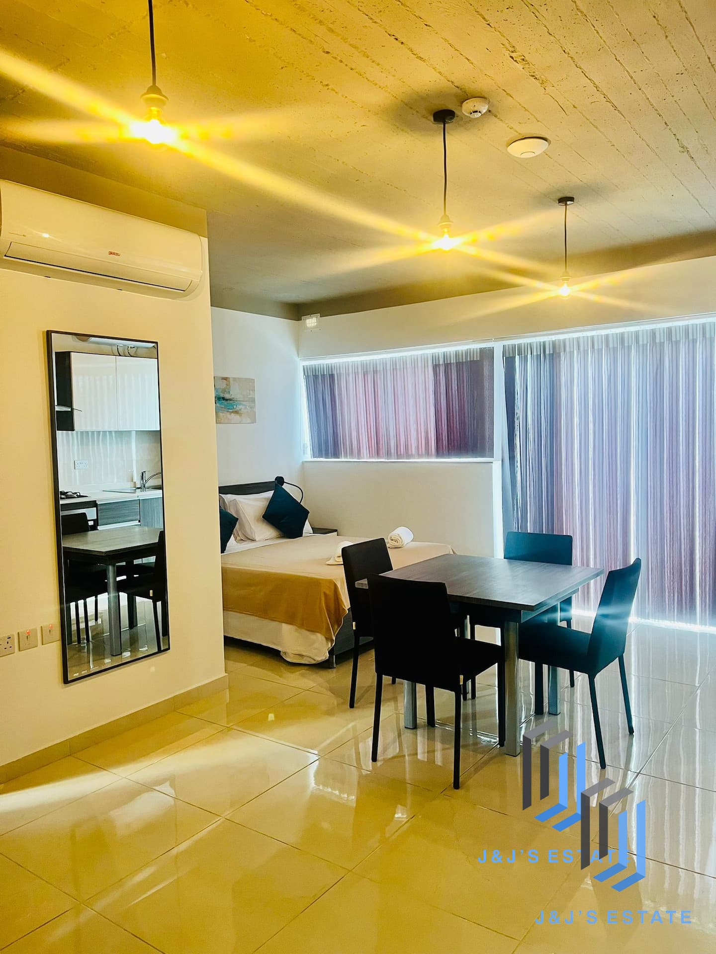 Modern Studio Penthouse in Sliema · 5