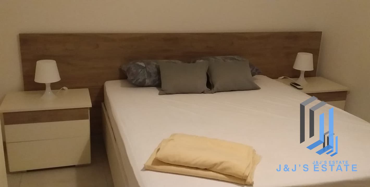 Modern 1-Bedroom Apartment in Qawra · 3