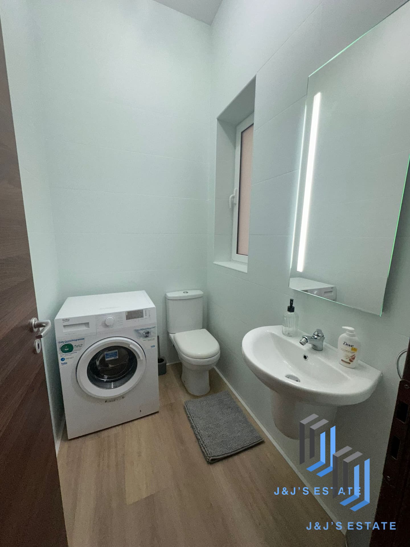 One-bedroom apartment with balcony in central Gzira · 2