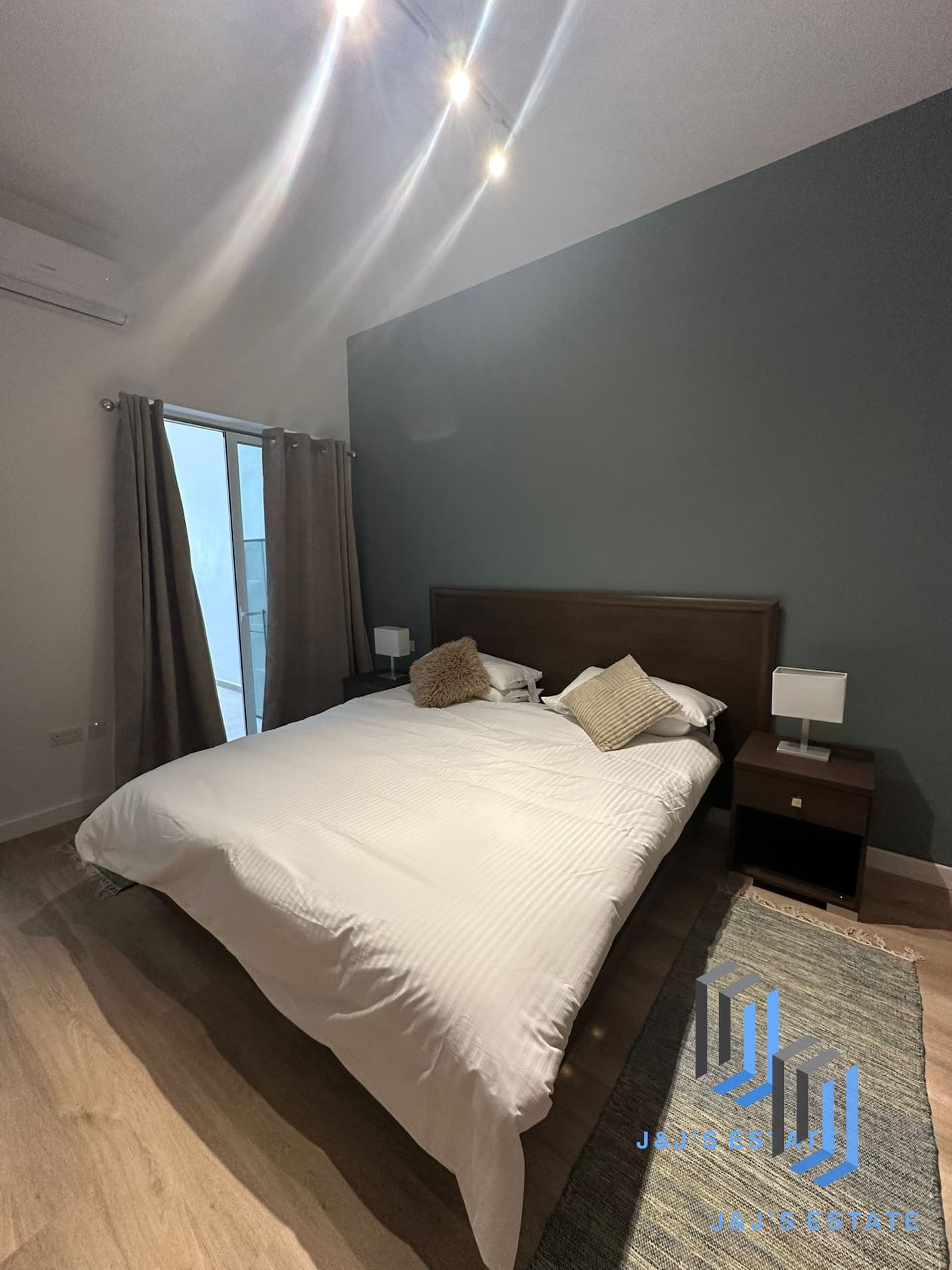 One-bedroom apartment with balcony in central Gzira · 5