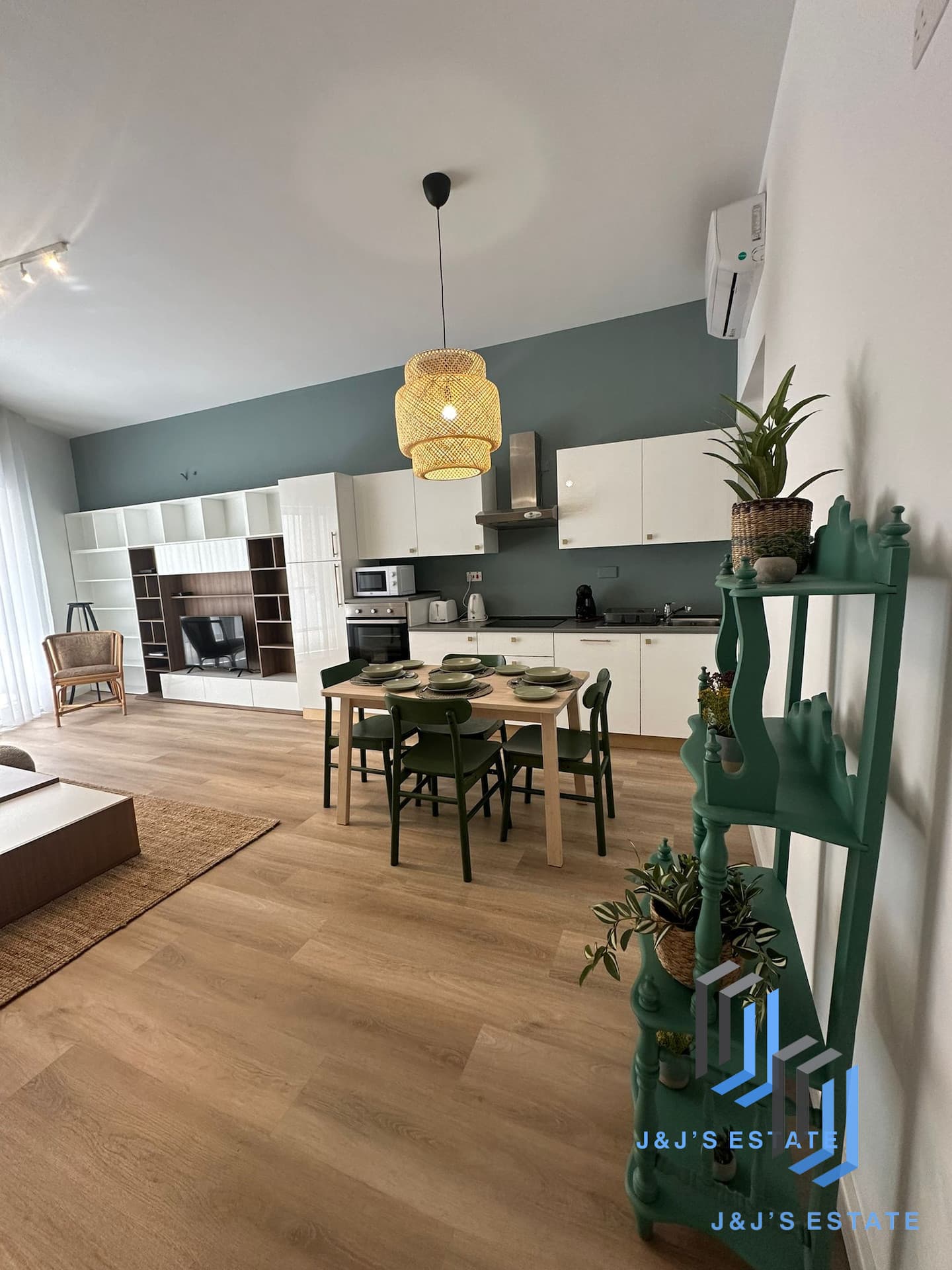 One-bedroom apartment with balcony in central Gzira · 7