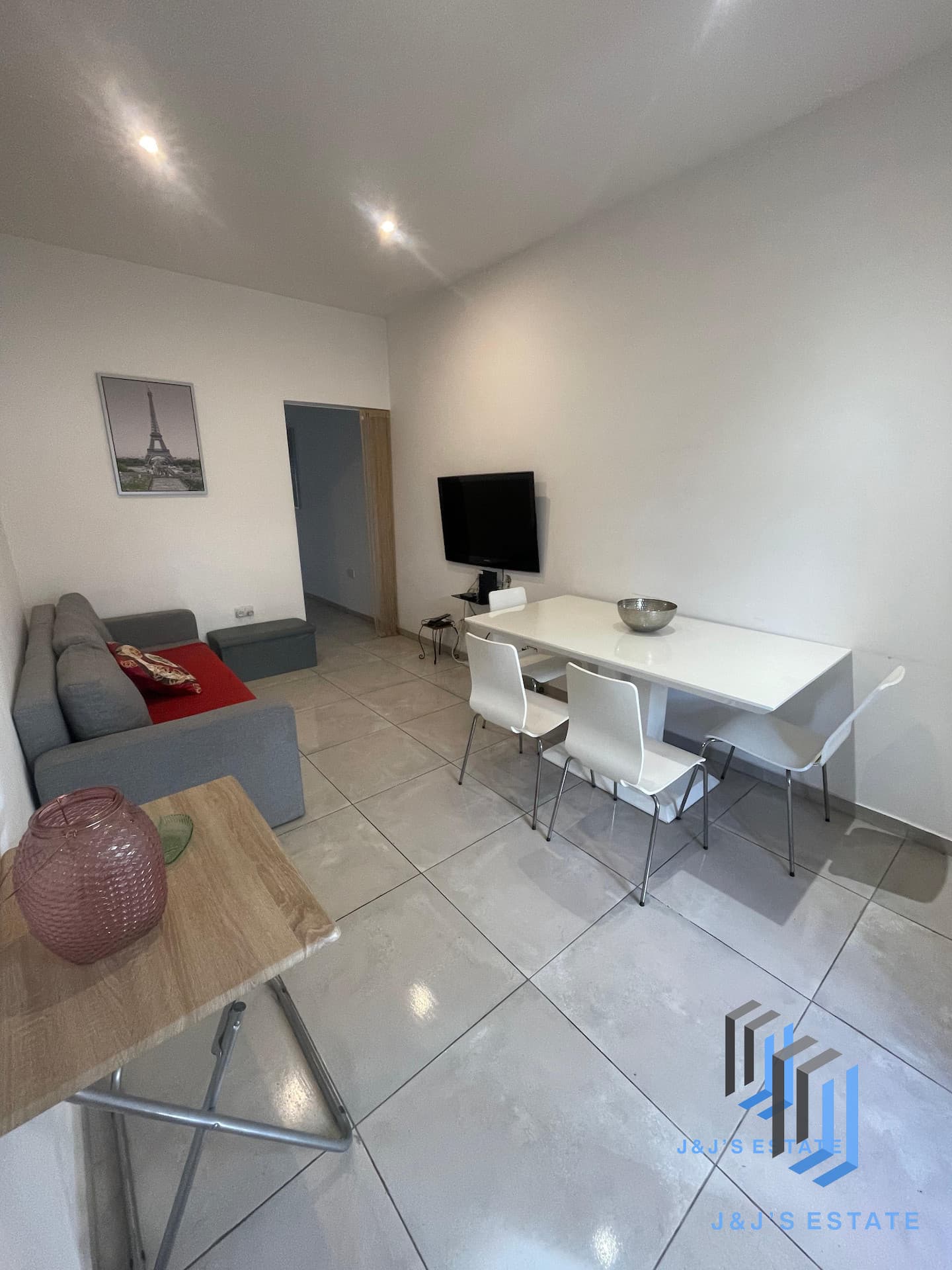 One-bedroom apartment with Maltese balcony in Sliema · 1