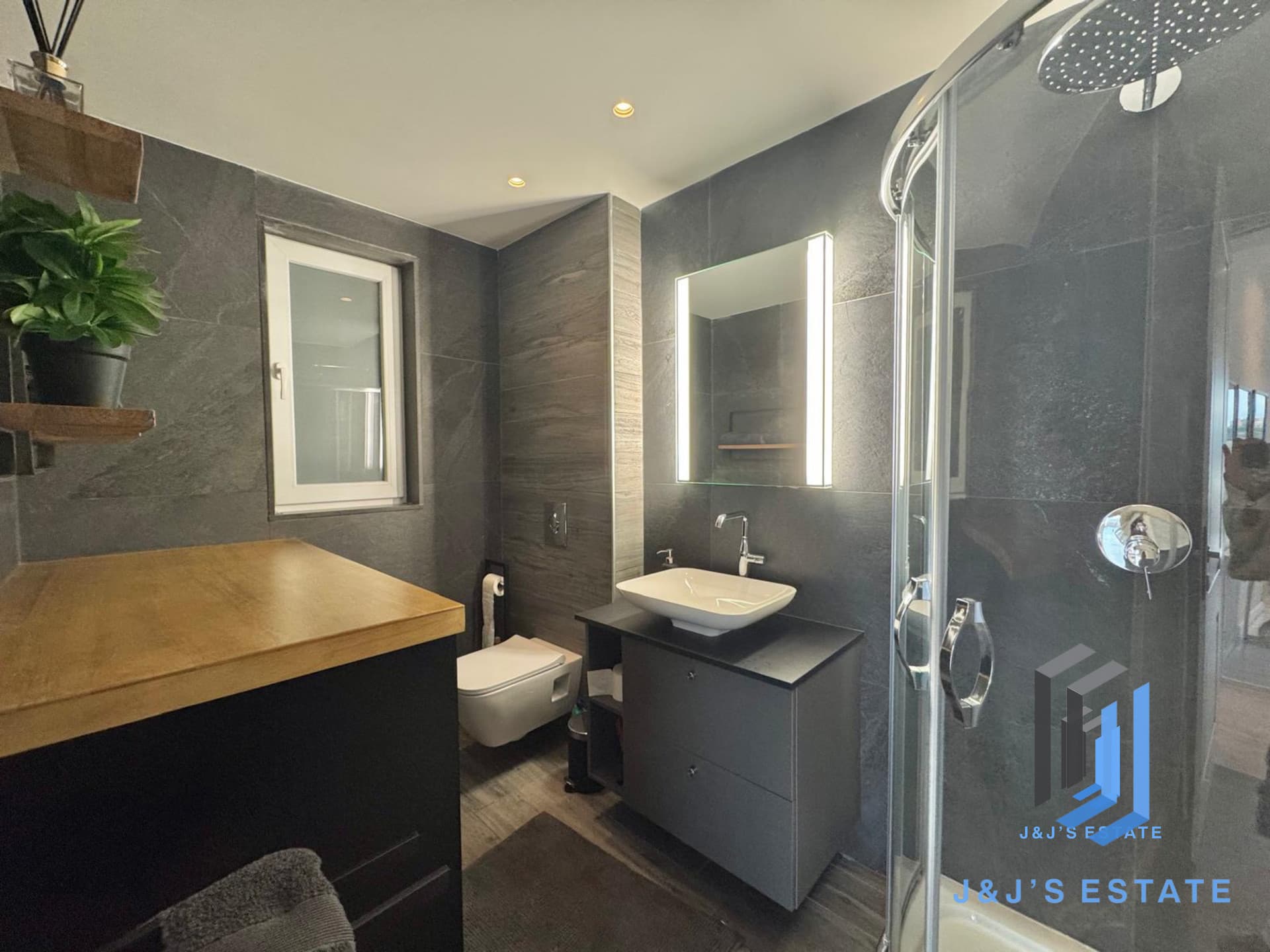 Furnished 2-Bedroom Apartment in Sliema · 2