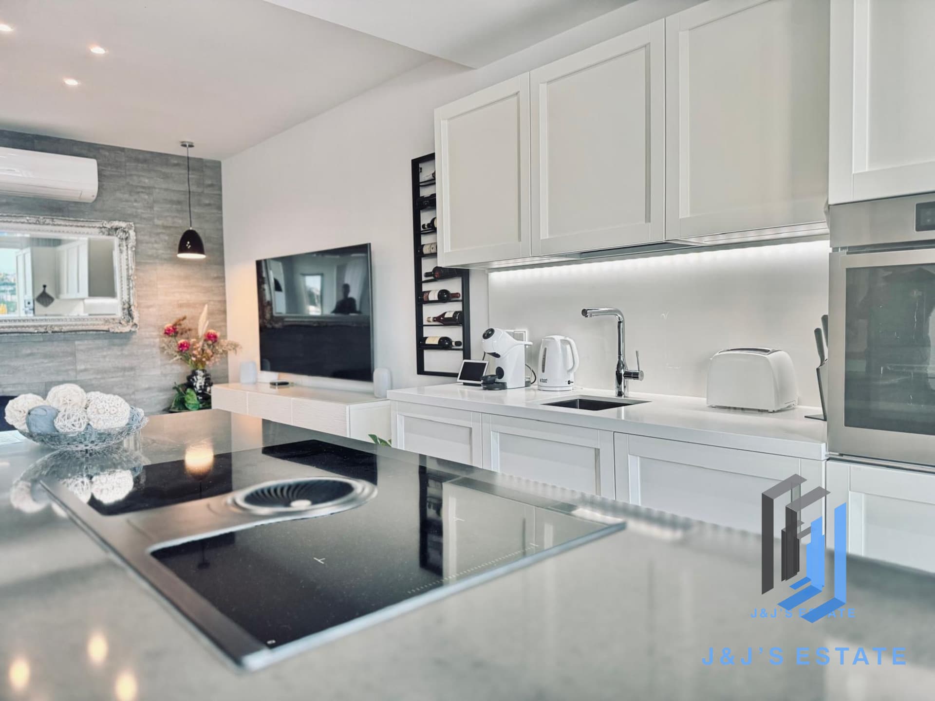 Furnished 2-Bedroom Apartment in Sliema · 8