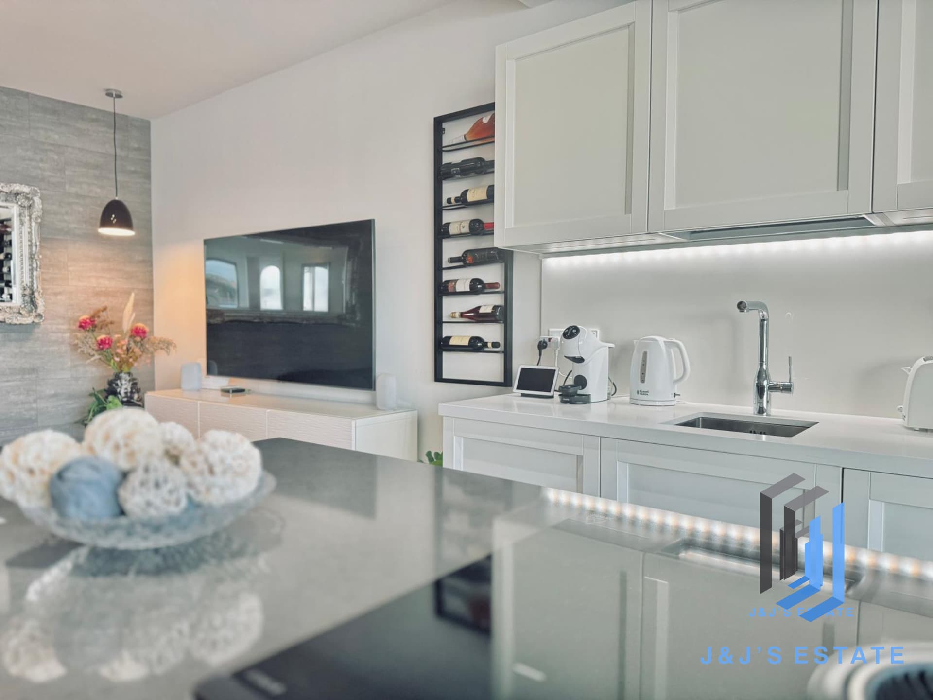 Furnished 2-Bedroom Apartment in Sliema · 9