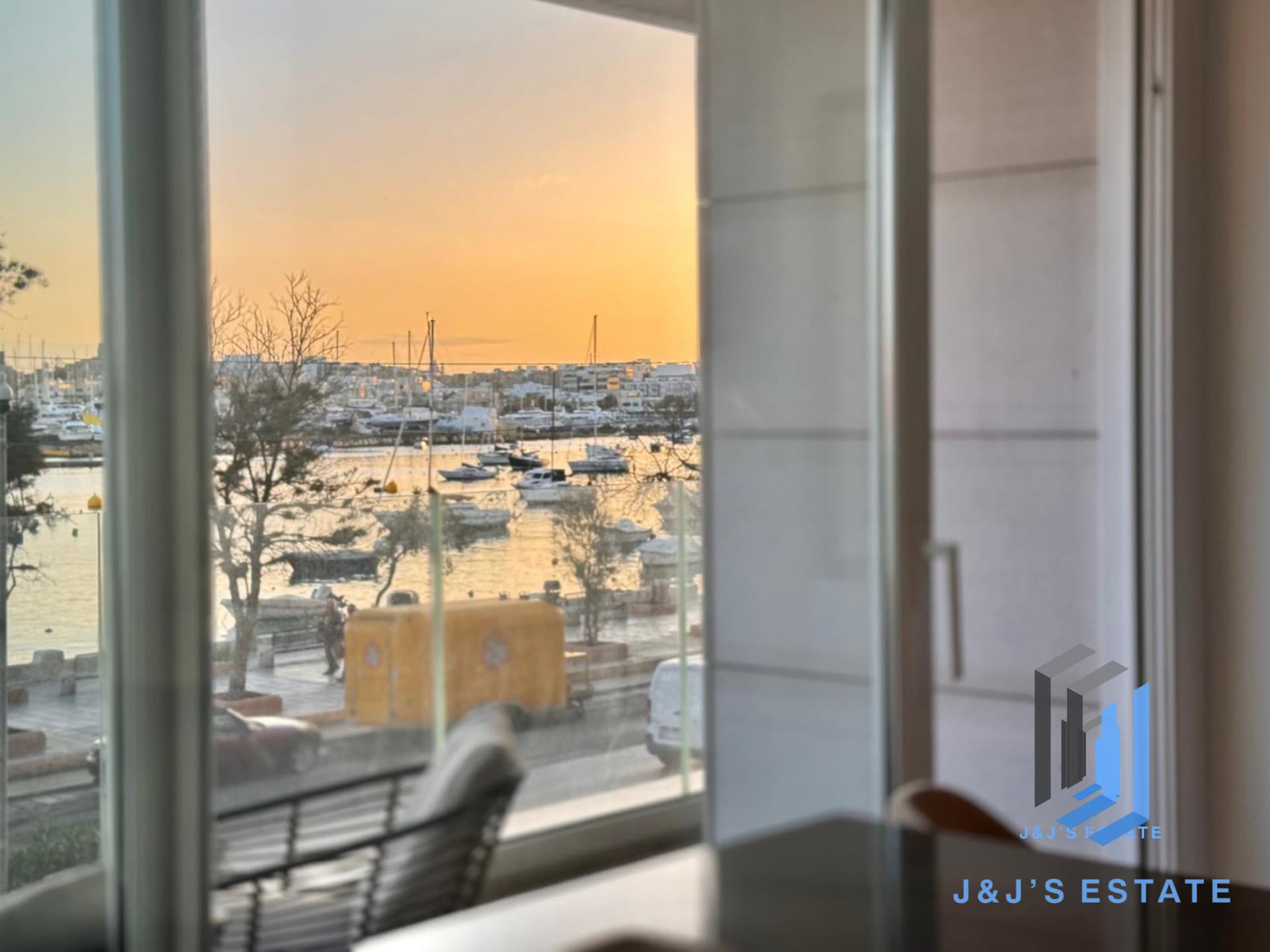 Furnished 2-Bedroom Apartment in Sliema · 11