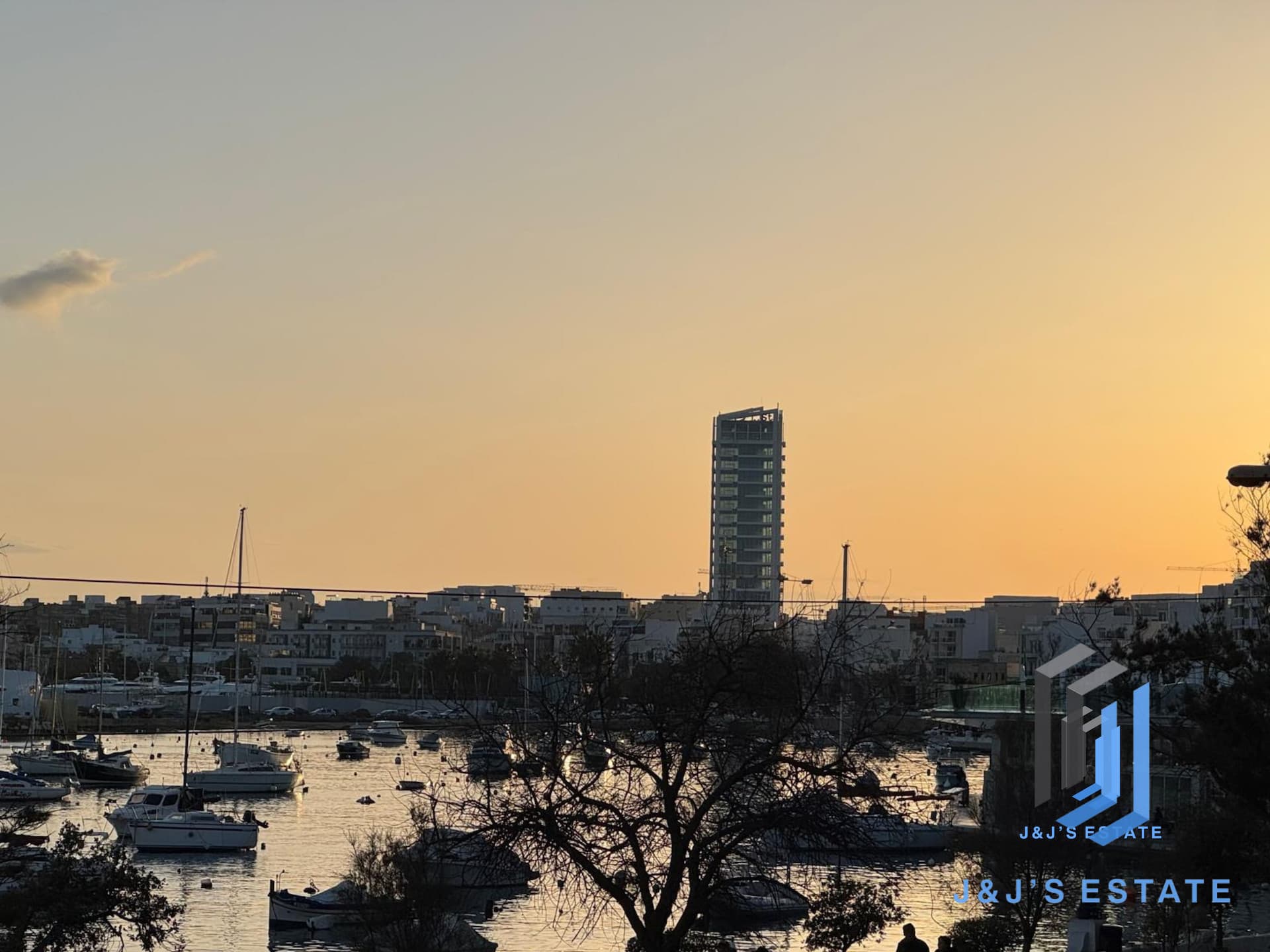 Furnished 2-Bedroom Apartment in Sliema · 18