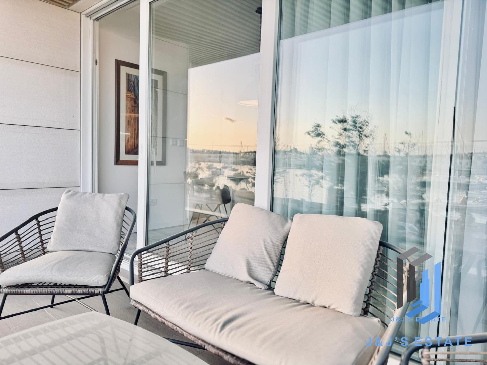 Furnished 2-Bedroom Apartment in Sliema · 19